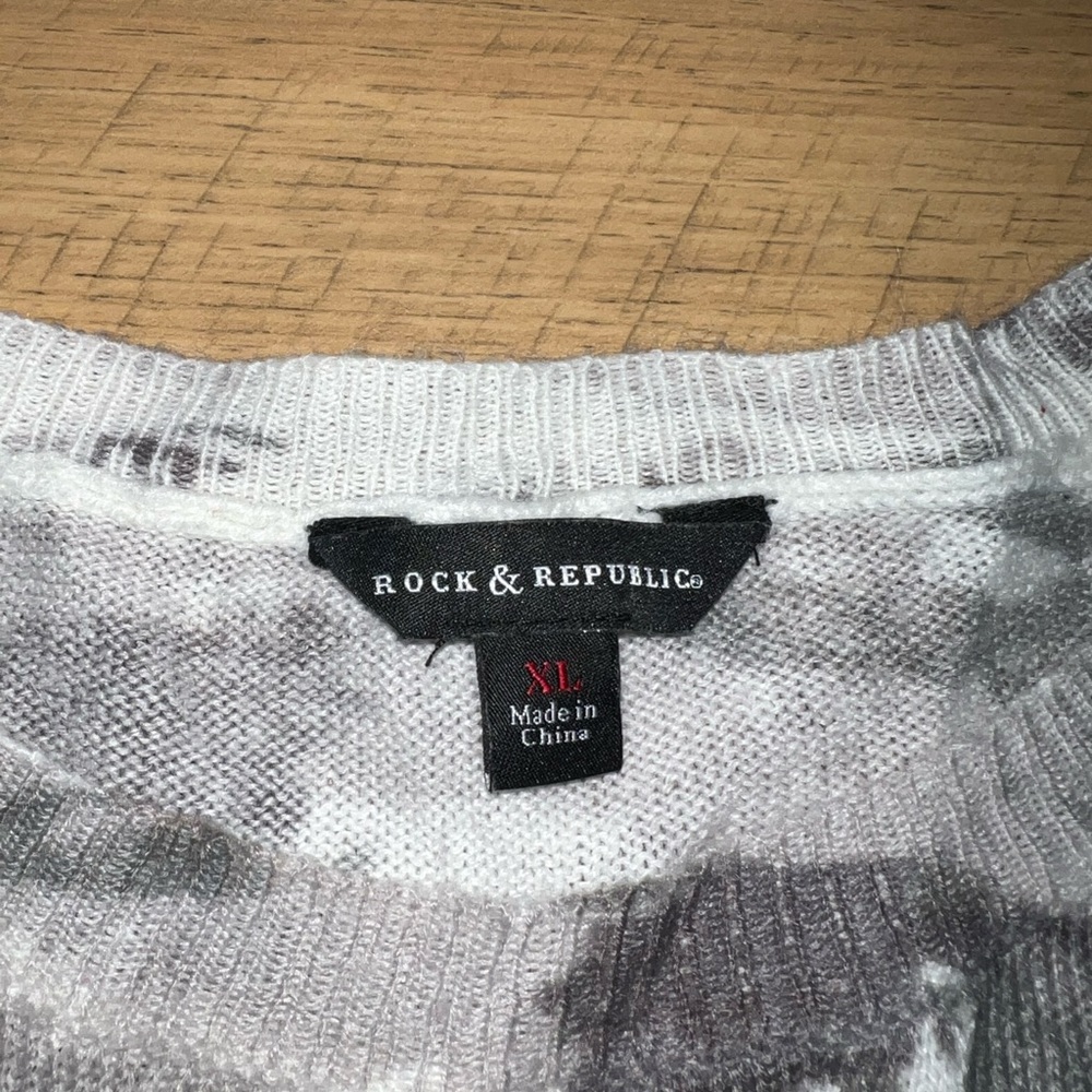 Sweater - Picture 3 of 4